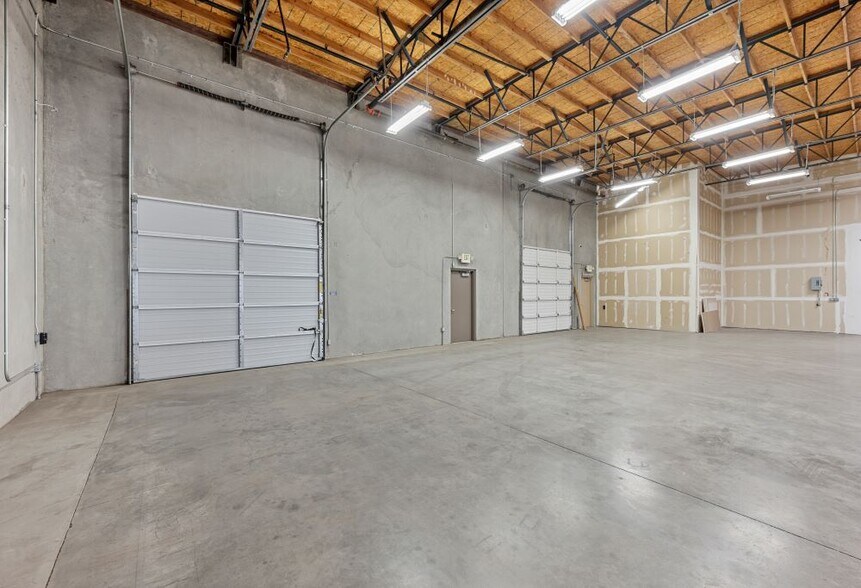 More Photos Of 1515-1539 Olivella Way, San Diego Warehouse For Lease