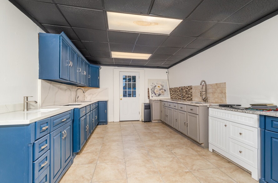 More Photos Of 6603 Dixie Hwy, Florence Freestanding For Sale