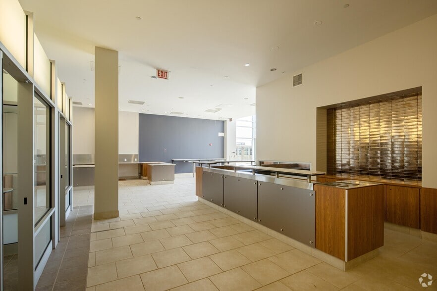 More Photos Of 799 Central Ave, Highland Park Storefront Retail Office For Lease