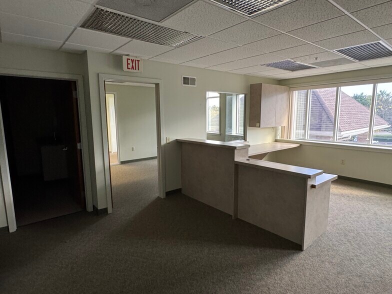 More Photos Of 90 Good Dr, Lancaster Medical For Lease