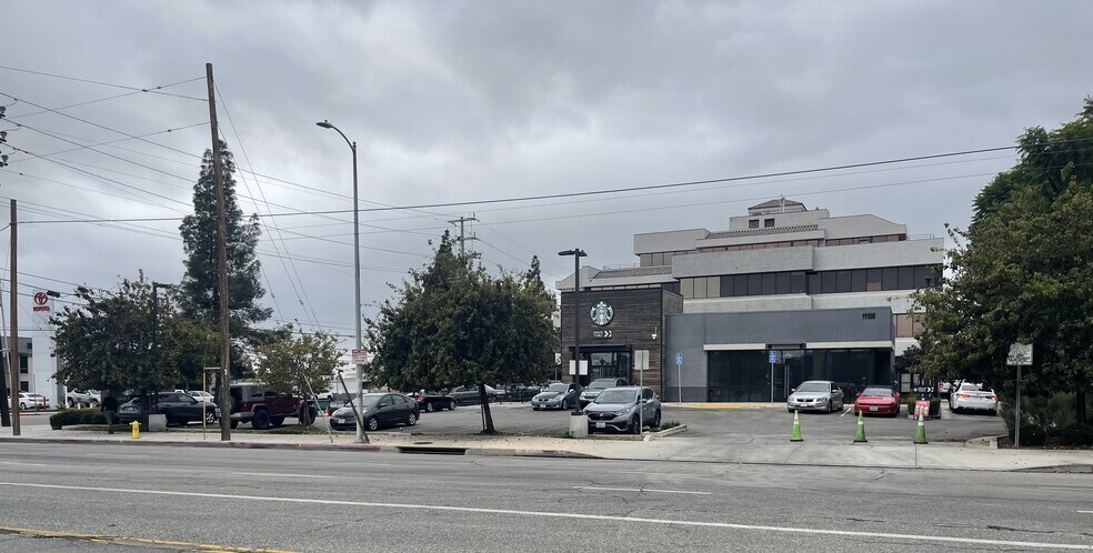 Primary Photo Of 11109 Sepulveda Blvd, Mission Hills General Retail For Sale