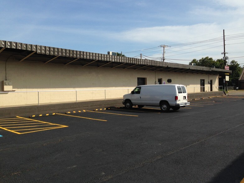 More Photos Of 1714 7th Ave, Charleston Warehouse For Lease