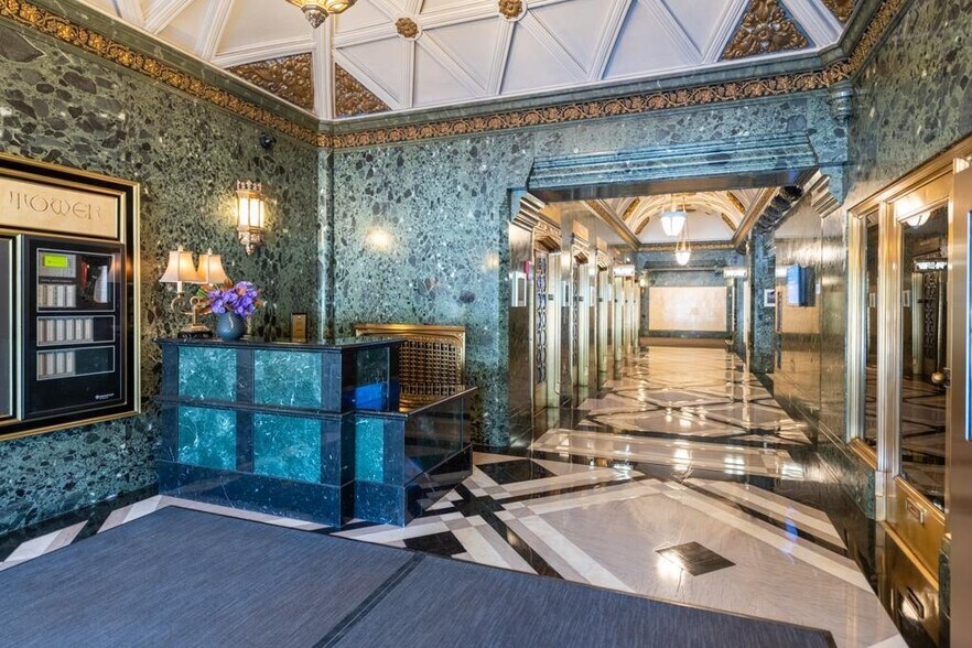 More Photos Of 8 S Michigan Ave, Chicago Office For Lease