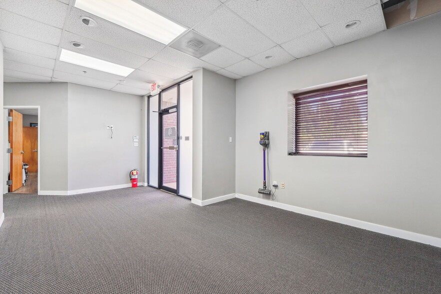 More Photos Of 3760 Peachtree Crest Dr, Duluth Industrial For Sale