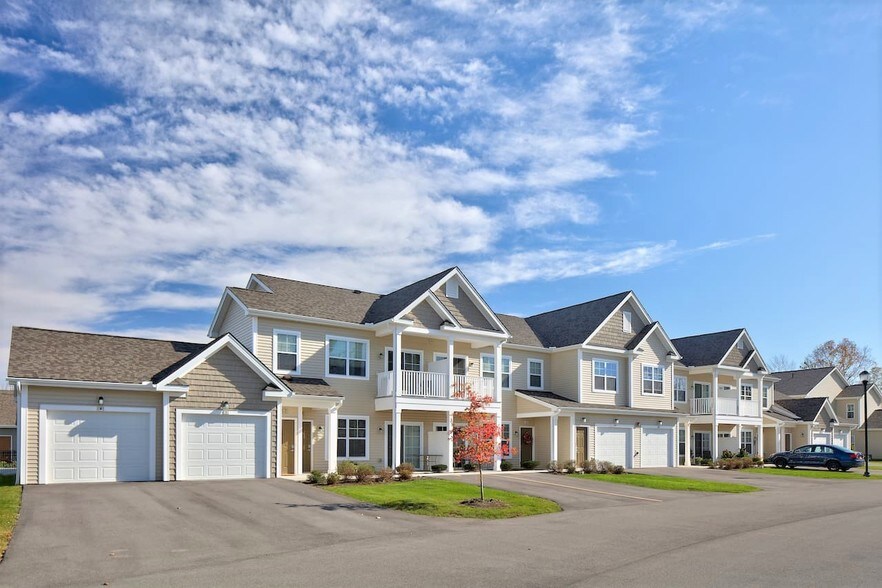 More Photos Of 6 Goldenroot Ln, North Chili Apartments For Sale