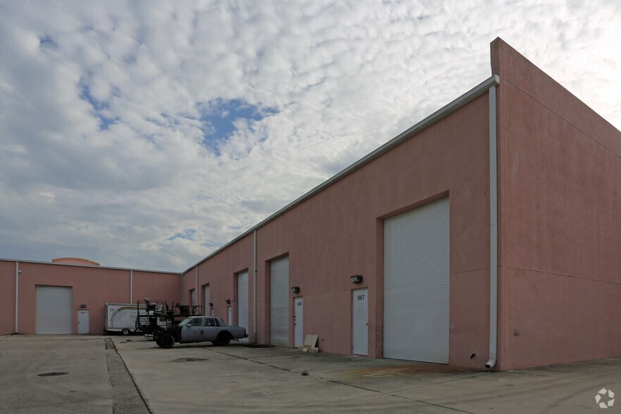 More Photos Of 801-893 Kings Hwy, Fort Pierce Light Manufacturing For Sale