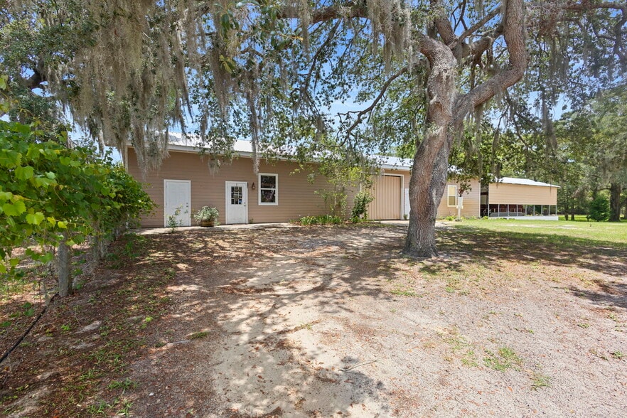 Primary Photo Of 1056 Reynolds Rd, De Leon Springs Specialty For Sale