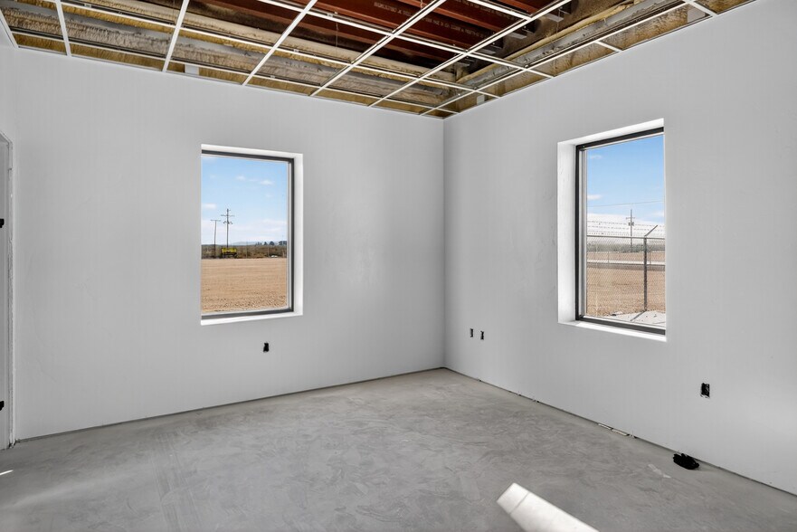 More Photos Of 16510 W Basin St, Odessa Warehouse For Lease