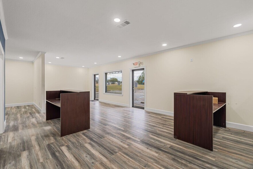 More Photos Of 2767 MS-15, Bay Springs Office For Sale