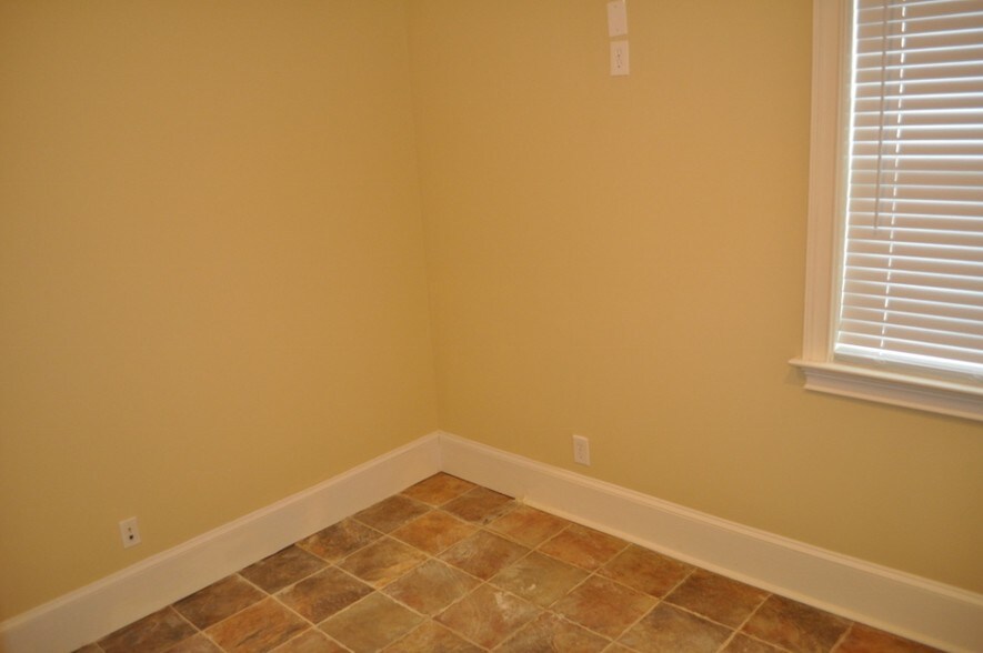 More Photos Of 4330 S Lee St, Buford Medical For Lease