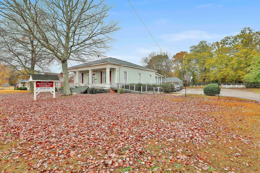 More Photos Of 605 Hill St, Lagrange General Retail For Sale