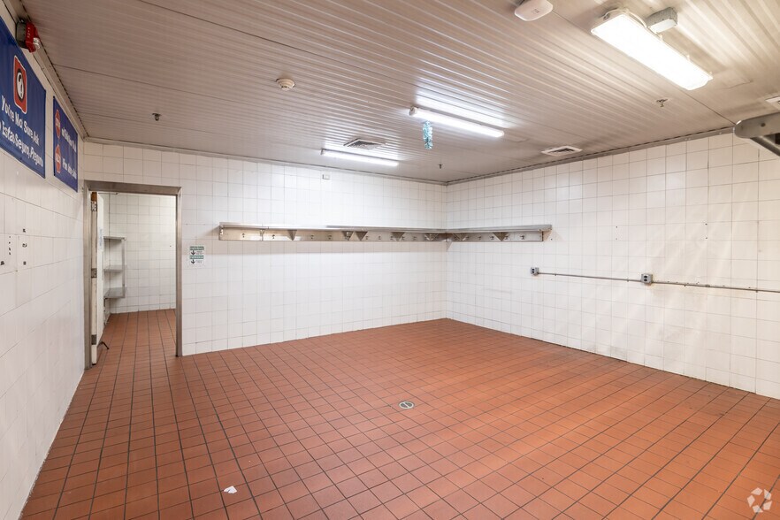 More Photos Of 609 10th St, Union City Industrial For Sale