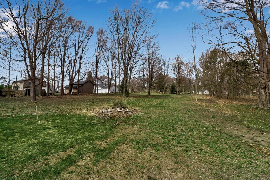 More Photos Of 12482 Broadway St, Alden General Retail For Sale