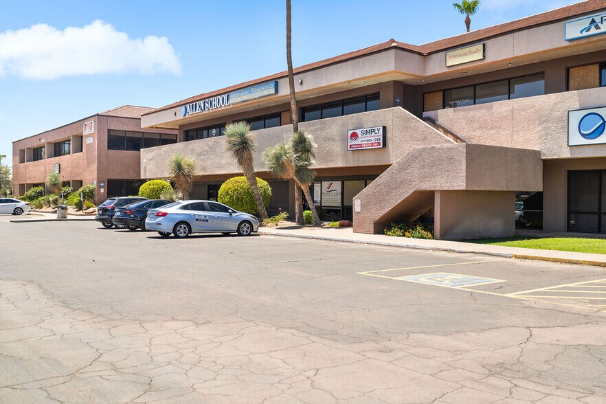 More Photos Of 15600-15650 N Black Canyon Hwy, Phoenix Office For Lease