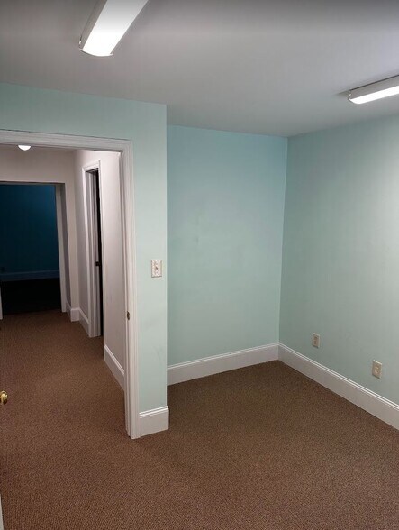 More Photos Of 117 Longwood Dr SE, Huntsville Storefront Retail Office For Lease