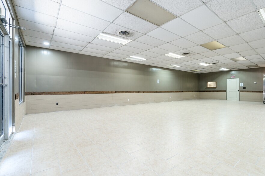 More Photos Of 103 W Main St, Itasca Storefront Retail Office For Sale