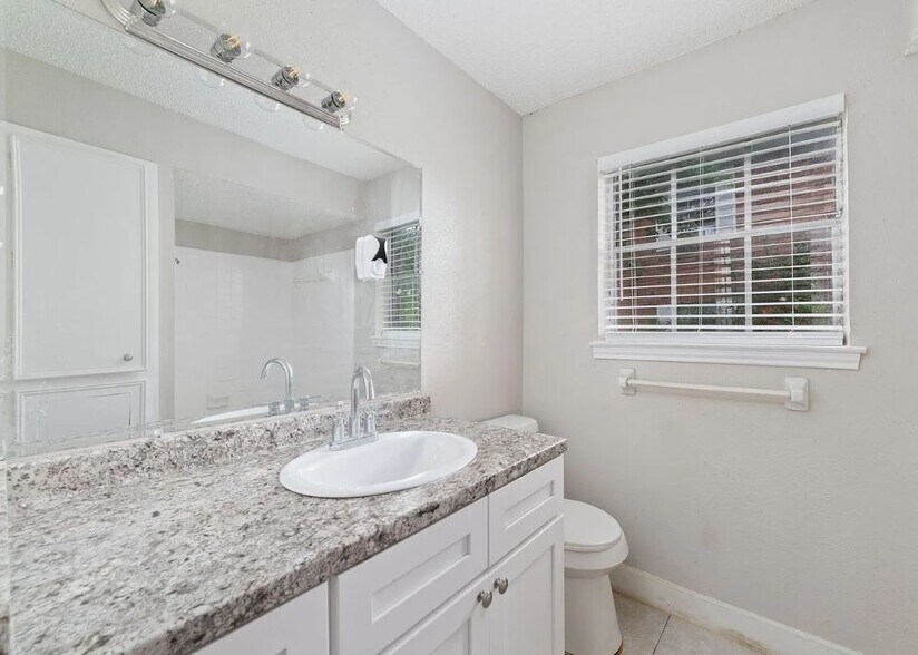 More Photos Of 8100 Leonora St, Houston Apartments For Sale
