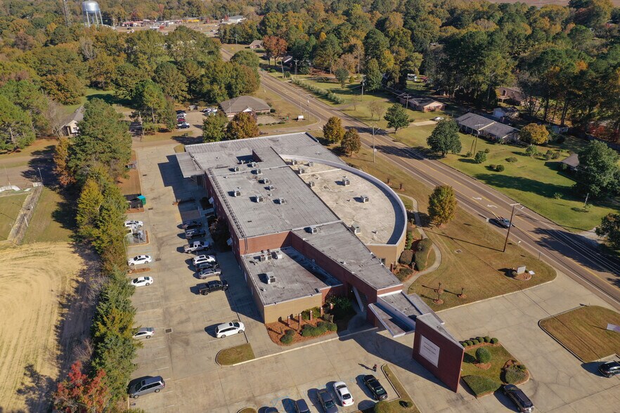 More Photos Of 1883 Highway 43 S, Canton Medical For Lease