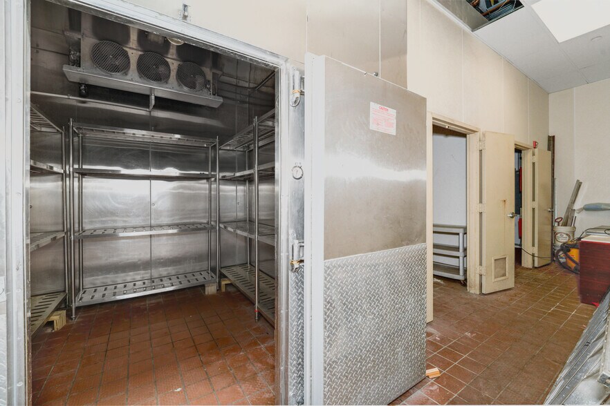 More Photos Of 5421 Fm-1960 Rd E, Humble Restaurant For Sale