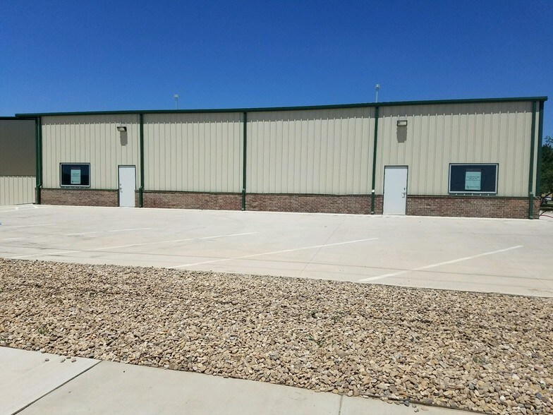 More Photos Of 4602-4616 Maverick St, Amarillo Warehouse For Lease
