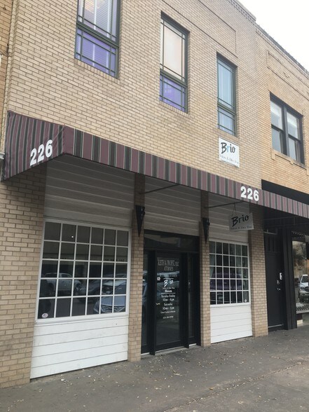 More Photos Of 226 Pine St, Abilene Storefront Retail Office For Sale