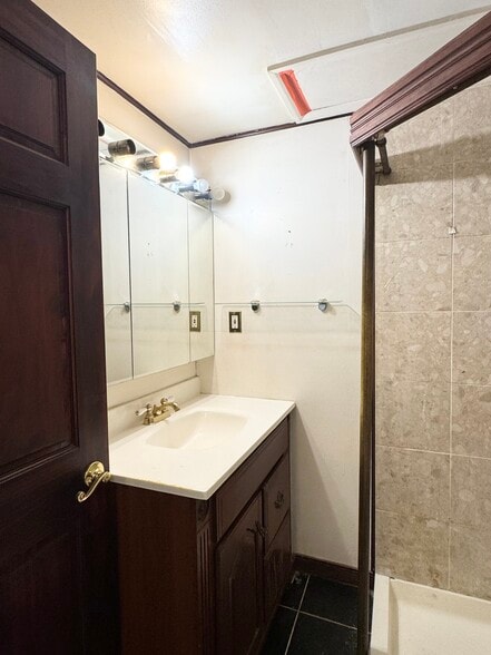 More Photos Of 28 Allegheny Ave, Towson Apartments For Sale