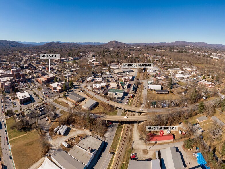 More Photos Of 445 6th E ave, Hendersonville Light Distribution For Sale