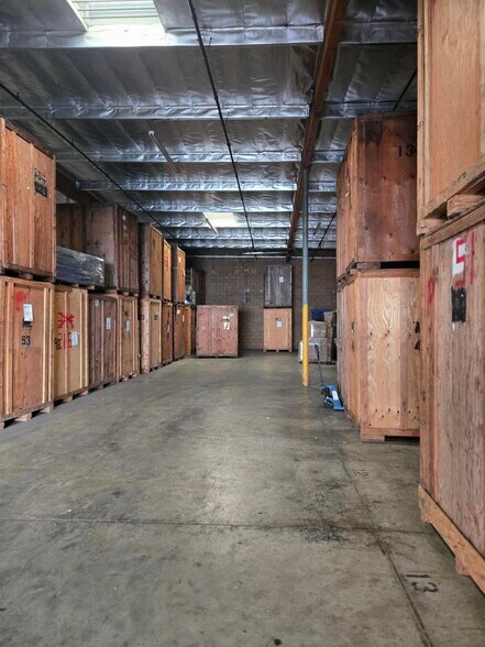 More Photos Of 14937 San Fernando Mission Blvd, Mission Hills Manufacturing For Lease