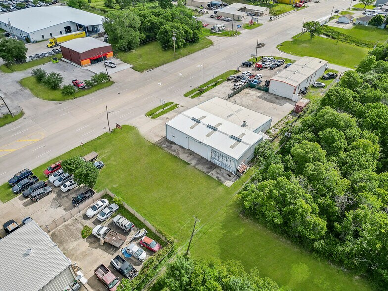 More Photos Of 1517 Spencer Highway, La Porte Auto Repair For Sale