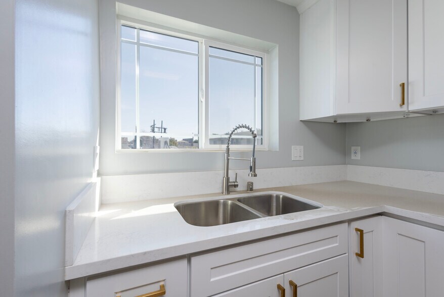 More Photos Of 3468 W 71st St, Los Angeles Apartments For Sale