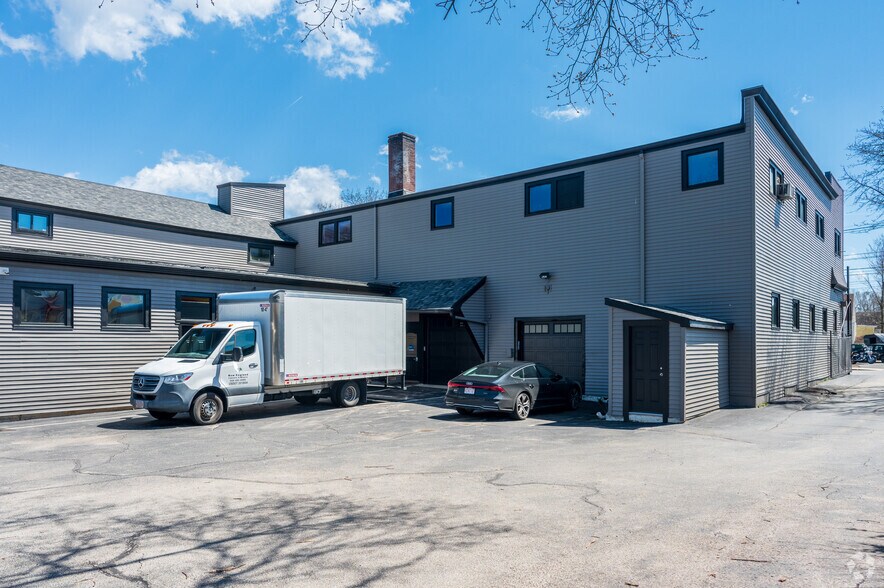 More Photos Of 419 Lincoln St, Marlborough Light Manufacturing For Lease