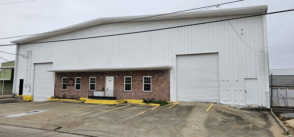 Primary Photo Of 200 Industrial Ave, Jefferson Warehouse For Lease