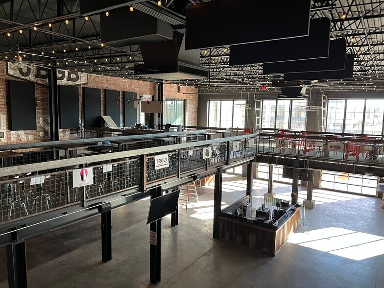 More Photos Of 3615 N Steele Blvd, Fayetteville Bar For Sale