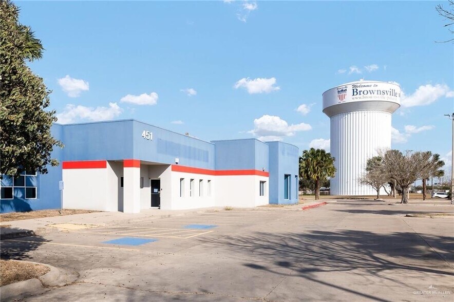 More Photos Of 451 E Alton Gloor Blvd, Brownsville Medical For Sale