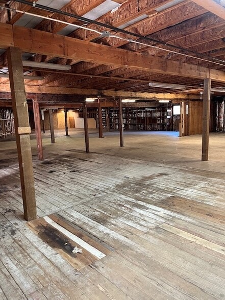 More Photos Of 9709 124th St E, Puyallup Specialty For Lease