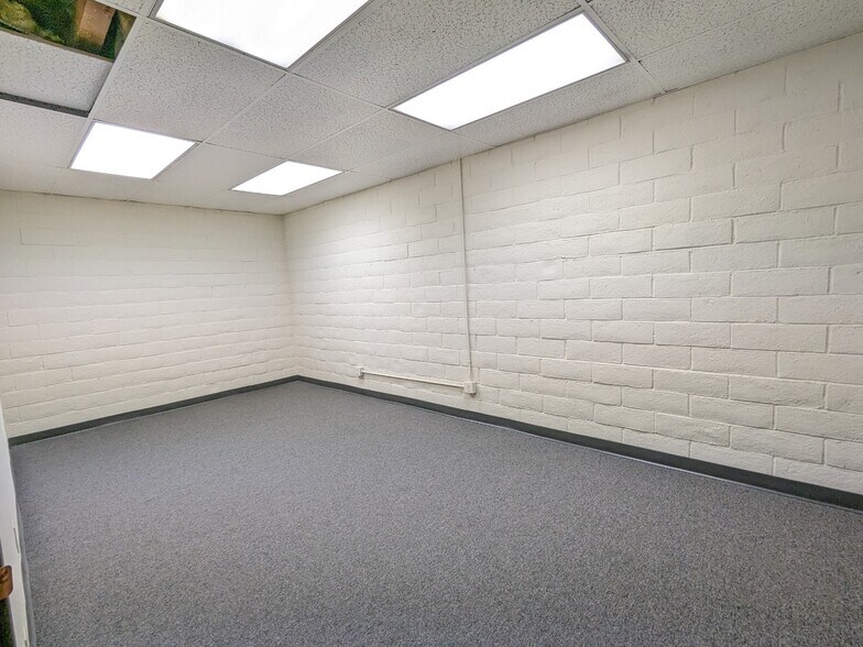 More Photos Of 10880 Thienes Ave, South El Monte Warehouse For Lease