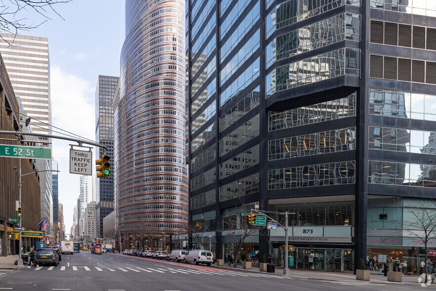 More Photos Of 875 Third Ave, New York Coworking Space