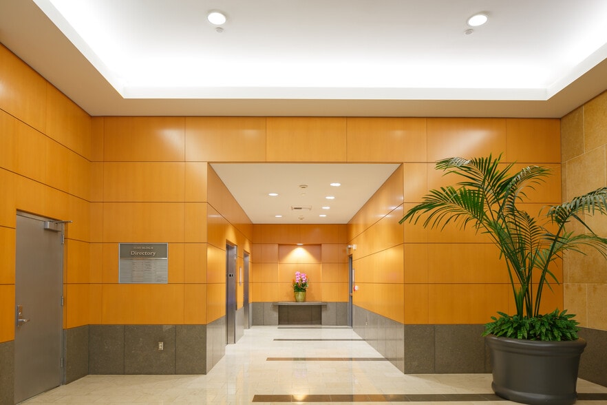 More Photos Of 15301 Ventura Blvd, Sherman Oaks Unknown For Lease