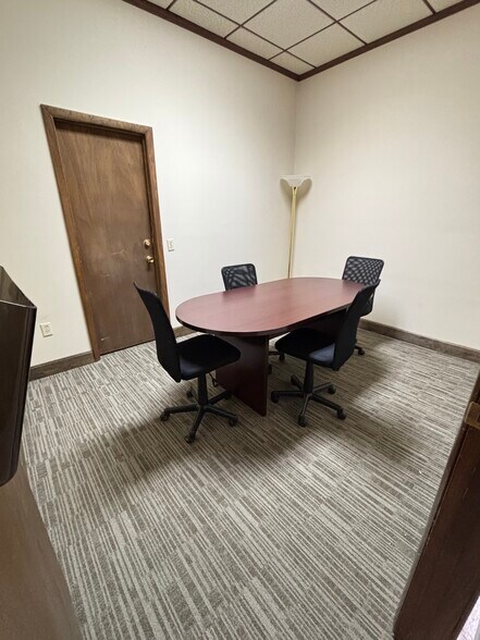 More Photos Of 1300 N Main St, Williamstown Office For Lease