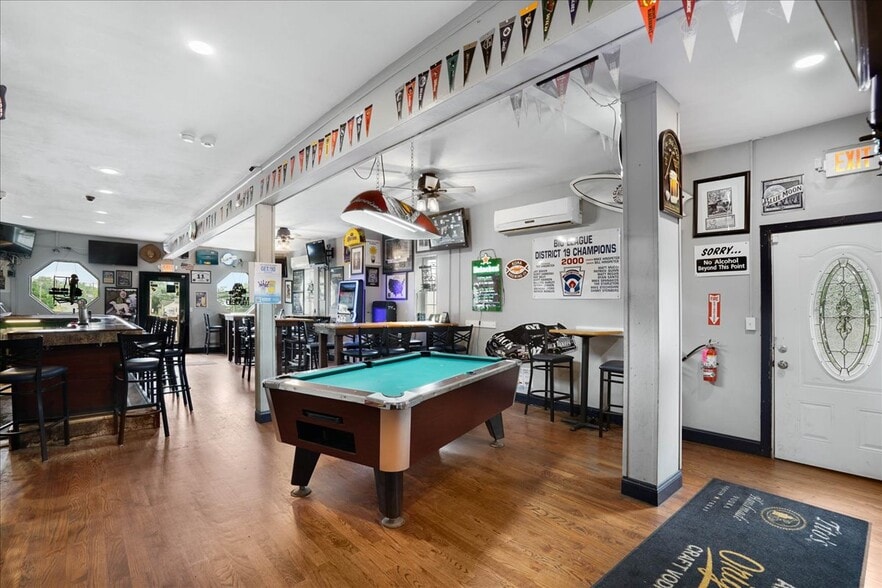 More Photos Of 1101 River Rd, New Windsor Township General Retail For Sale