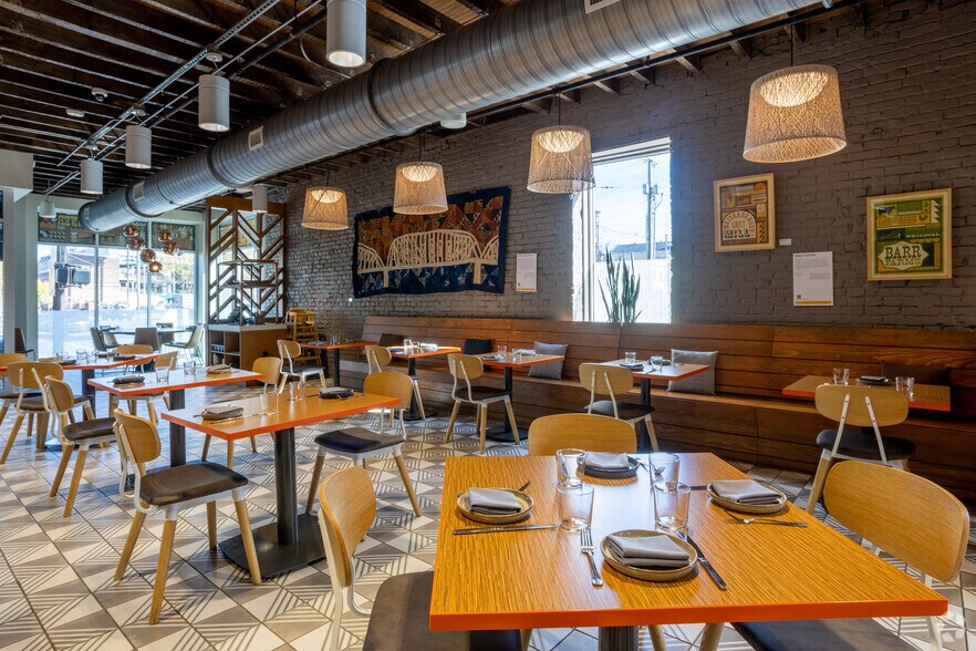 More Photos Of 552 E Market St, Louisville Office For Lease