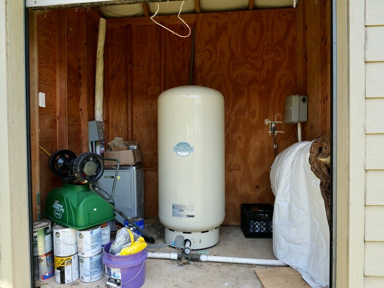 More Photos Of 4150 Highway 36 S, Brenham Shelter For Sale