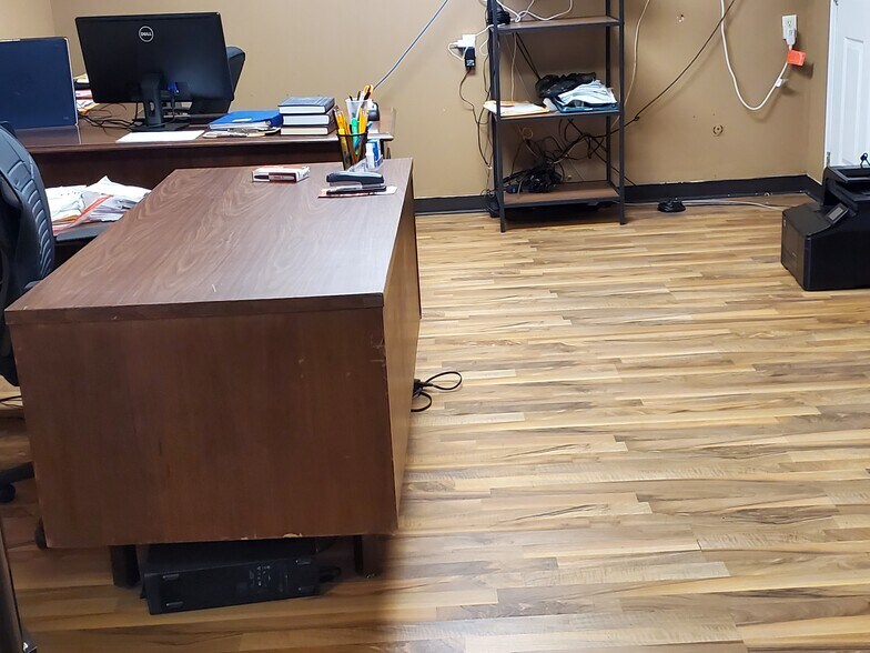 More Photos Of 2835 Crescent Blvd, Collingswood Light Manufacturing For Lease