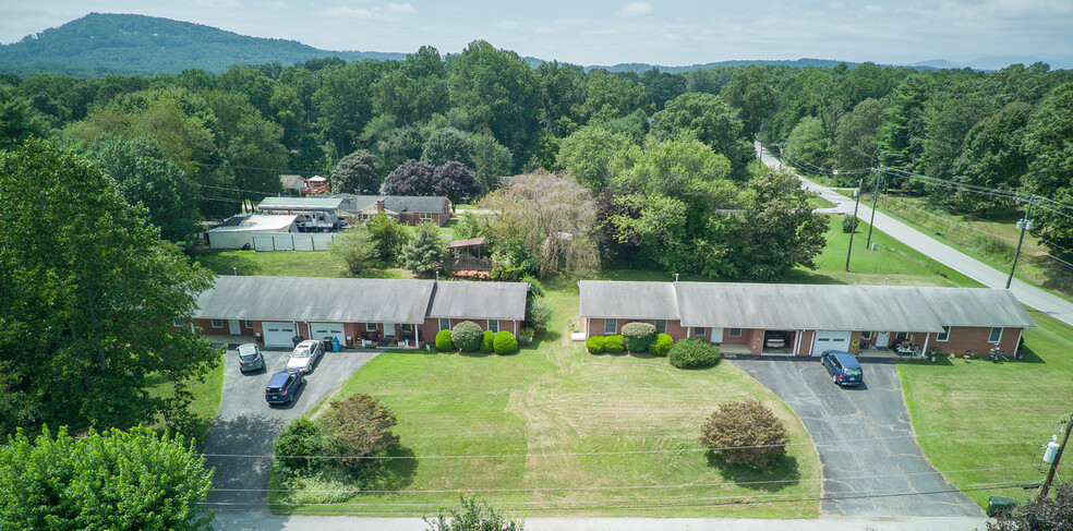 Primary Photo Of 50 Brookside Dr, Hendersonville Apartments For Sale