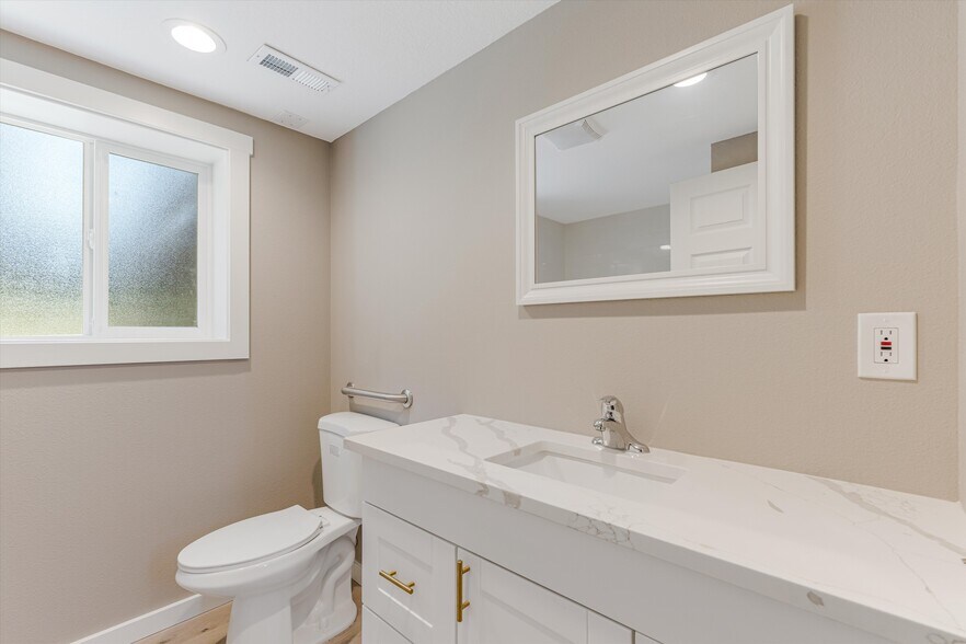 More Photos Of 2706 SE Spruce St, Hillsboro Healthcare For Sale
