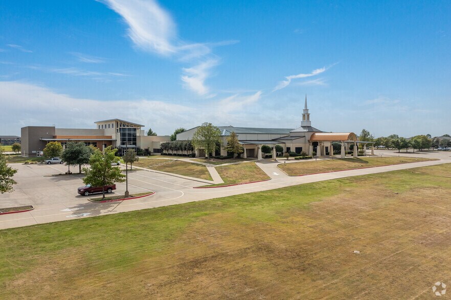 More Photos Of 1800 E Broad St, Mansfield Land For Sale