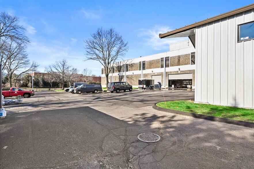 More Photos Of 55 Merritt Blvd, Trumbull Office For Lease