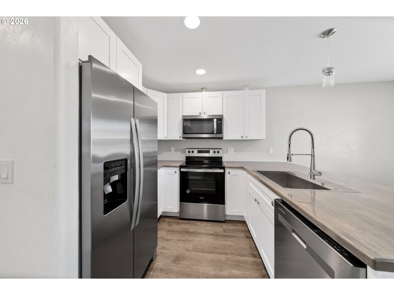More Photos Of 29940 Harbor Way, Gold Beach Apartments For Sale