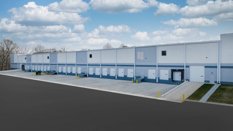 More Photos Of 8748 Mount Holly Rd, Charlotte Distribution For Lease