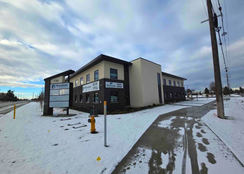More Photos Of 1701 Prairie, Hayden Medical For Lease
